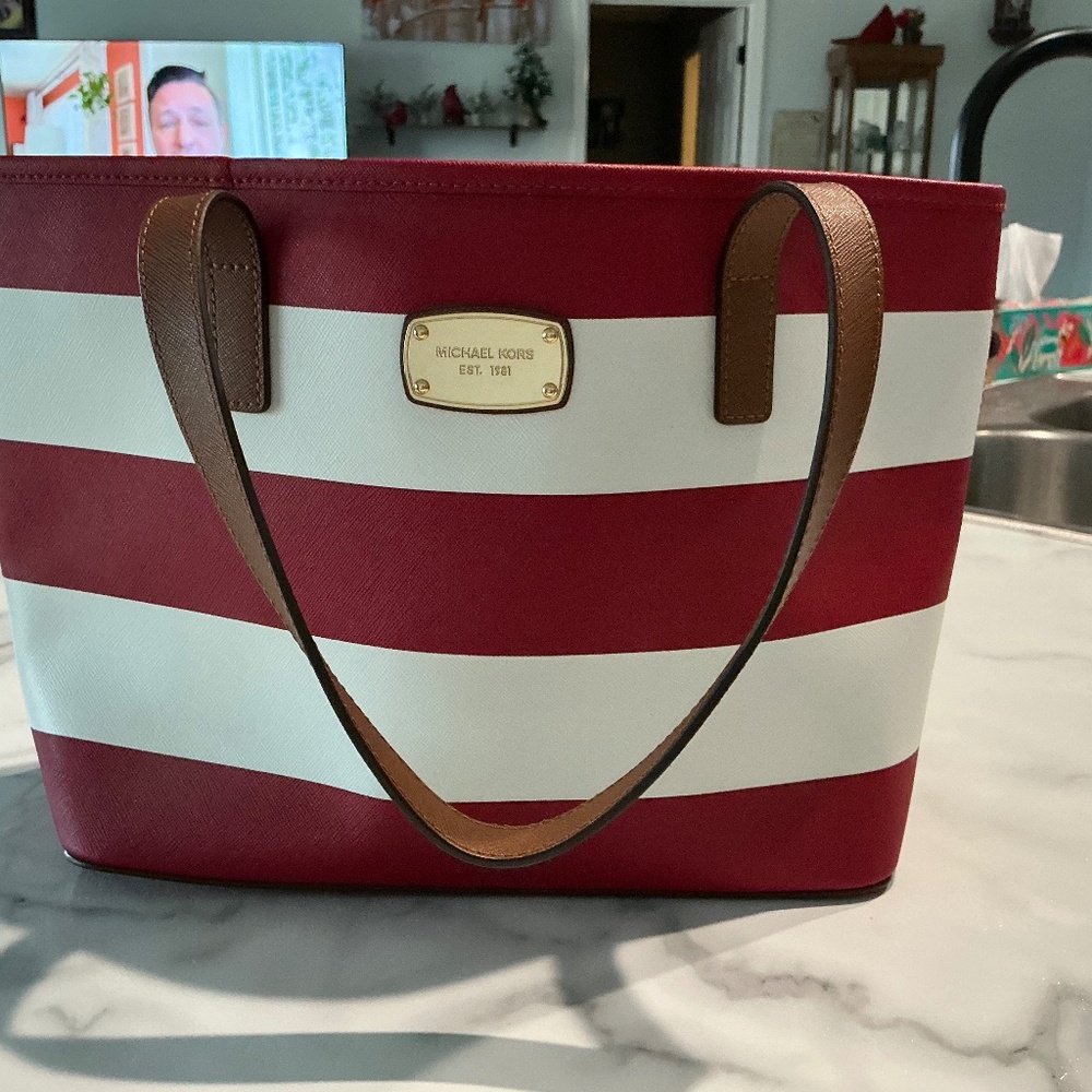 Very nice Michael Kors Satchel! Beautiful Red and White